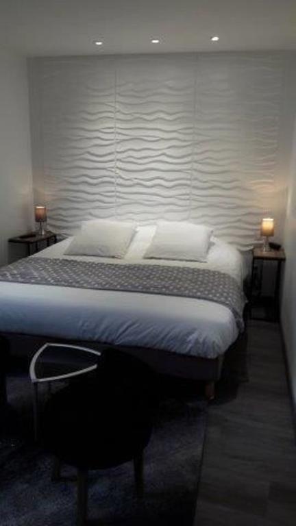 Hotel La Buissonniere Bannay  Экстерьер фото