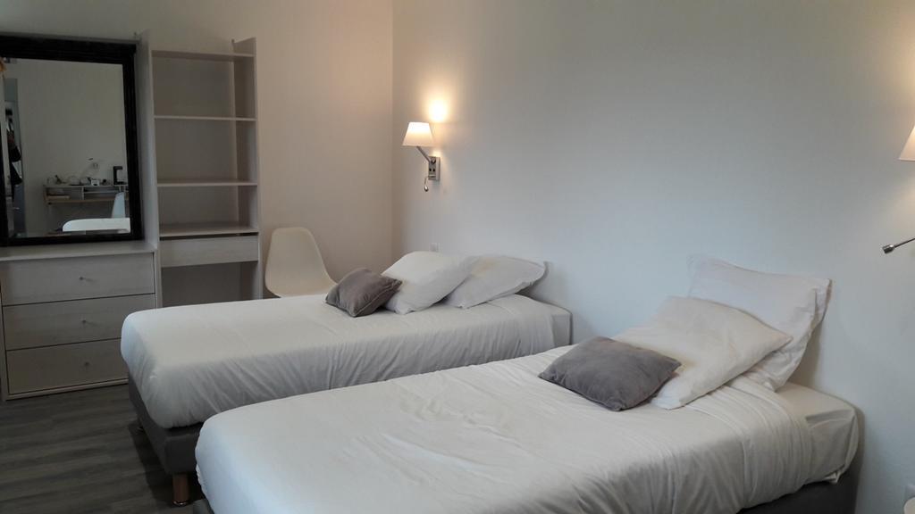 Hotel La Buissonniere Bannay  Экстерьер фото